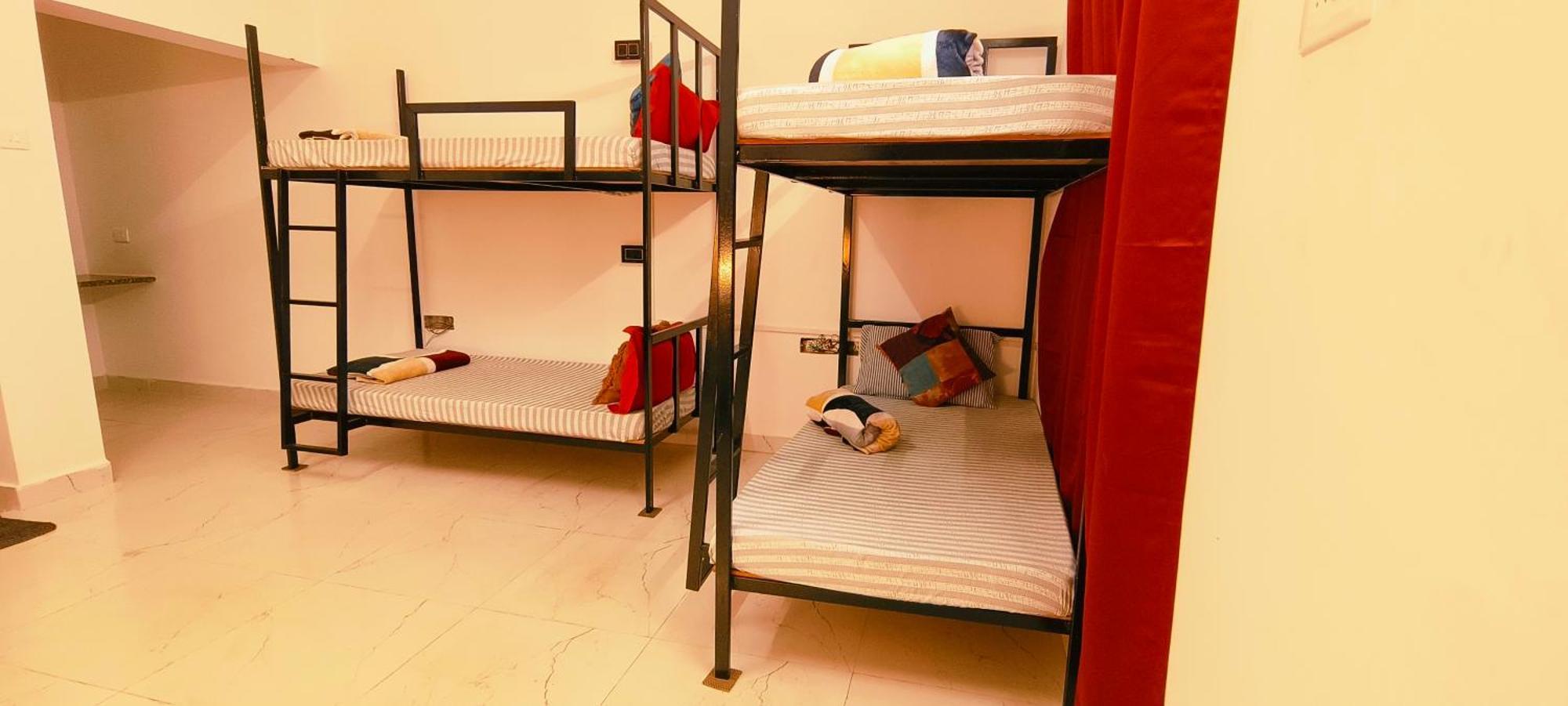 Mitra Hostel Vagator Esterno foto
