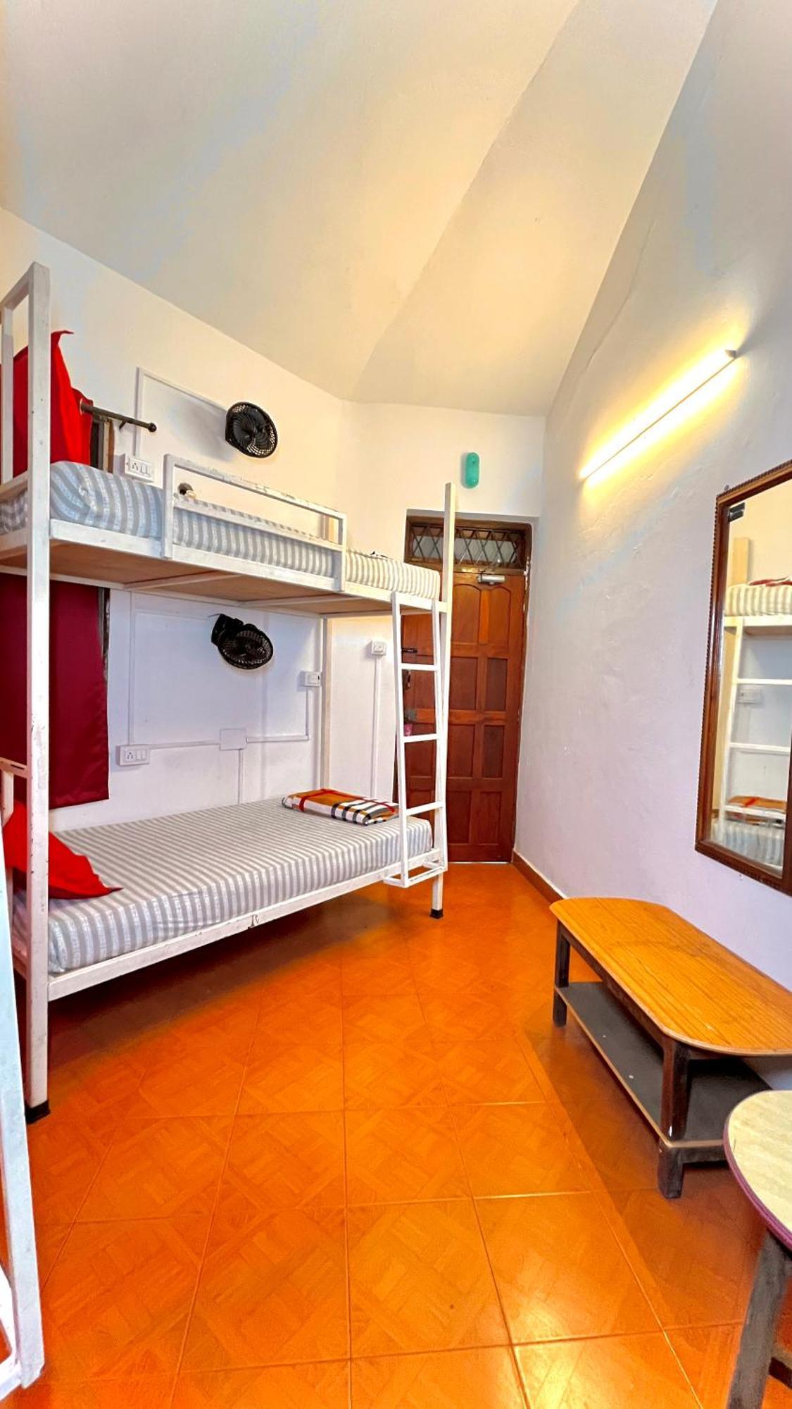 Mitra Hostel Vagator Esterno foto